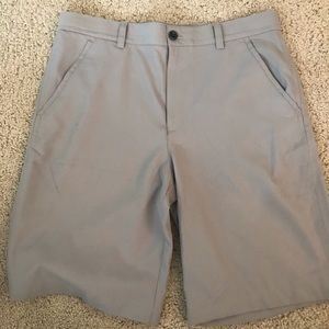 Men’s IZOD golf shorts